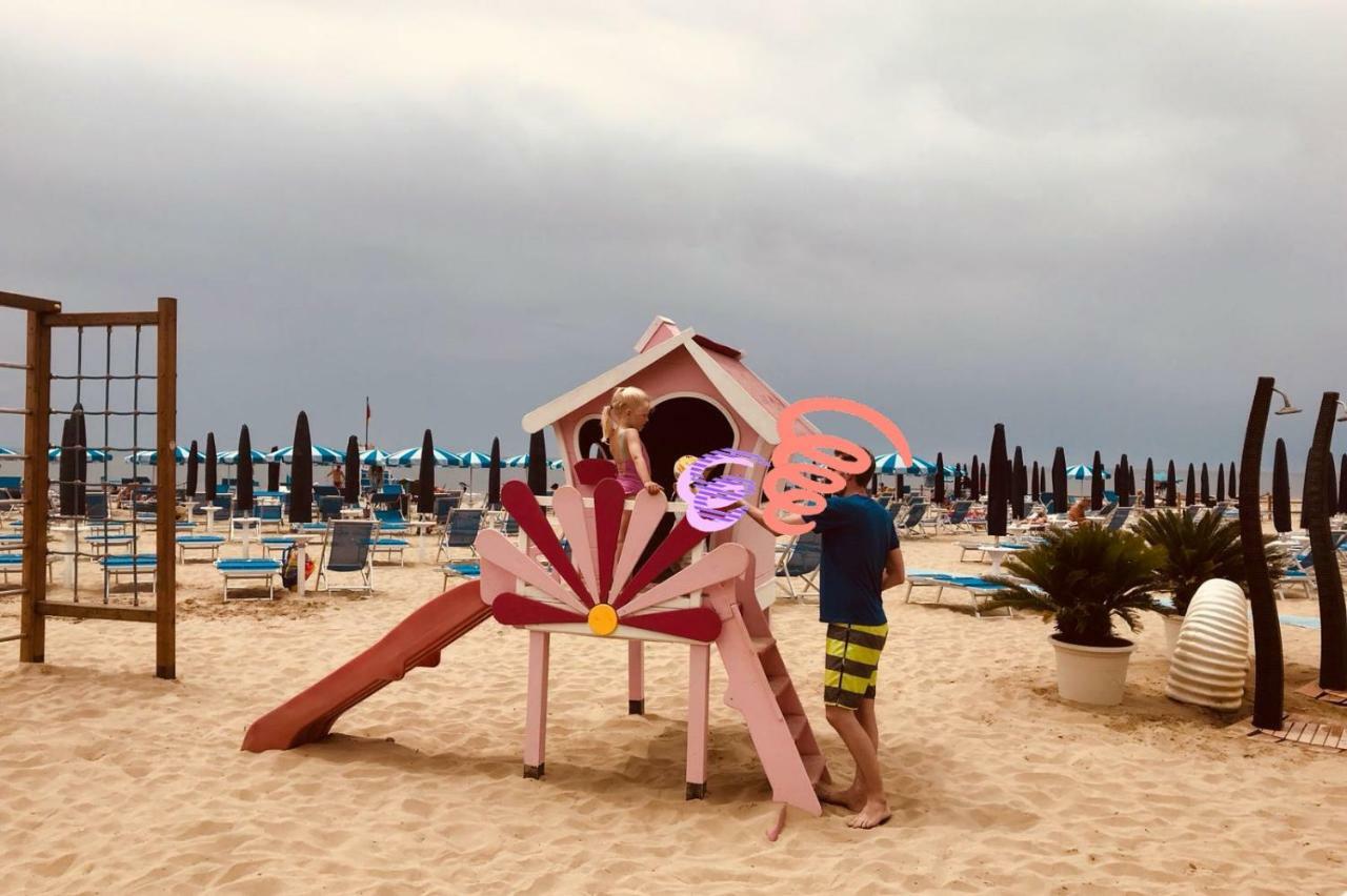 Sea Beach Relax Tirrenia Luaran gambar